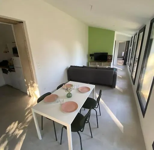 Maison En Pierre A Clermont-l'herault Semesterbostad